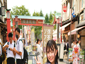 ド田舎から東京にやってきた修学旅行生と24時間貸し切りエロ授業 みさきちゃん編 サンプル動画サムネイル